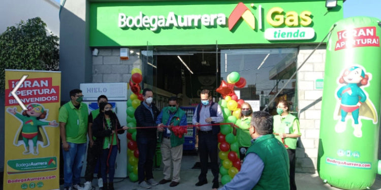 Bodega Aurrera inaugura su primera tienda de conveniencia en gasolinera