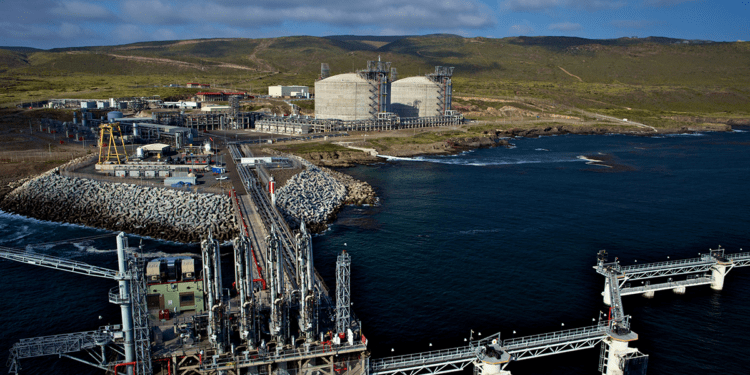 BP entregará el primer cargamento de GNL con compensación de carbono a la terminal Energía Costa Azul