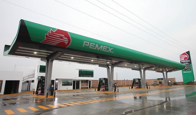 CRE termina sequía de autorizaciones para estaciones de servicio