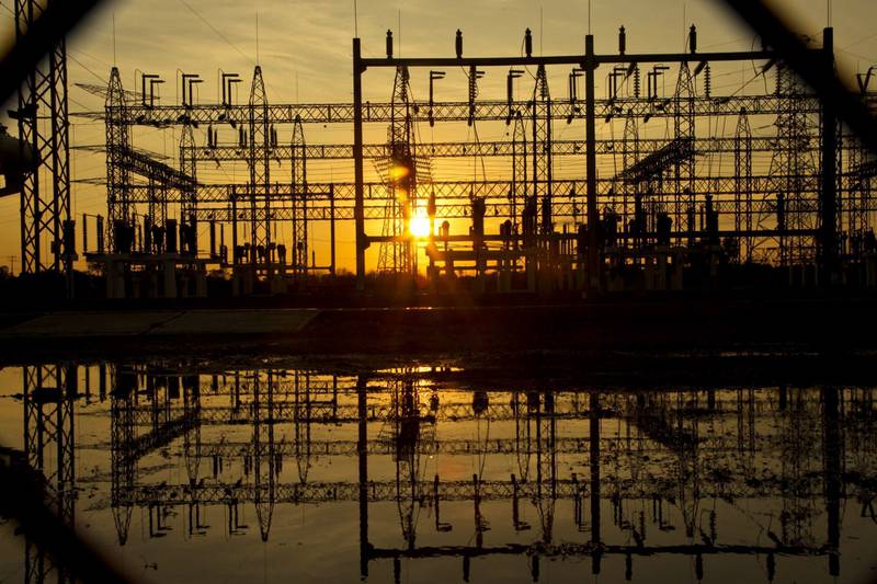 Todavía no se aprueba la reforma eléctrica de AMLO y empresas ya están dejando de invertir en México