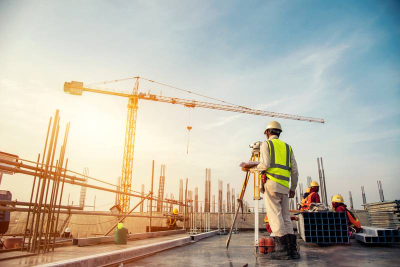 Impulsa la construcción a industria; creció 2.5% en febrero