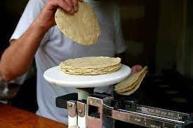 Con incremento al salario mínimo alcanzará para comprar 3.5 kilos de tortilla más que en 2018: STPS