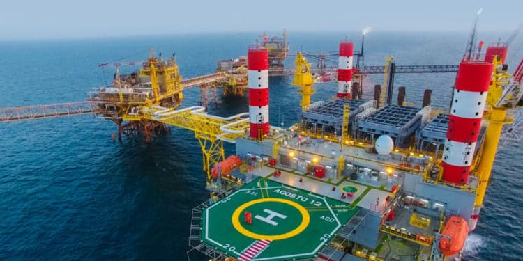 Pemex incumple en campo Ku y modifica plan de desarrollo