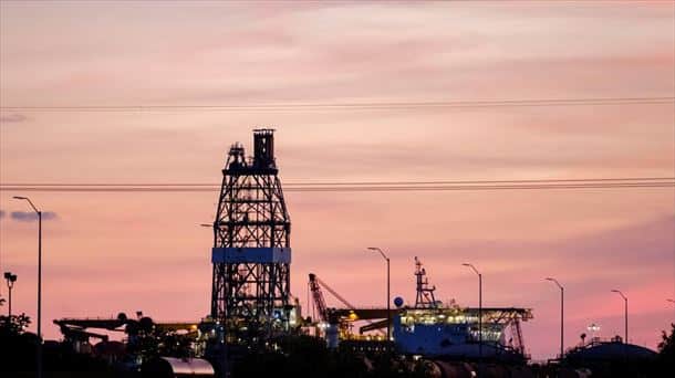 EL BARRIL DE PETRÓLEO WEST TEXAS COTIZA EN NEGATIVO POR PRIMERA VEZ EN SU HISTORIA