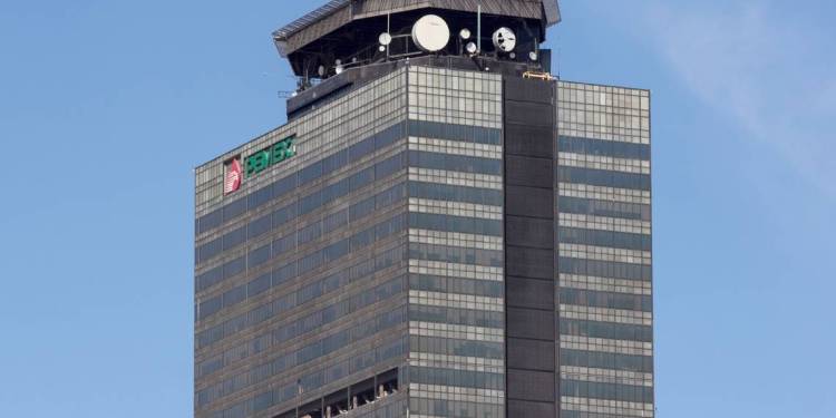 HR RATINGS ESPERA CAÍDA DE 38% EN VENTAS DE PEMEX