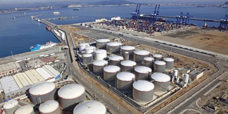 COFECE pide a SENER renovar permisos de importación de gasolinas