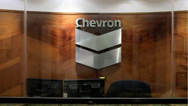 CHEVRON EN VENEZUELA: TRUMP ORDENA A LA PETROLERA CERRAR OPERACIONES EN EL PAÍS SUDAMERICANO