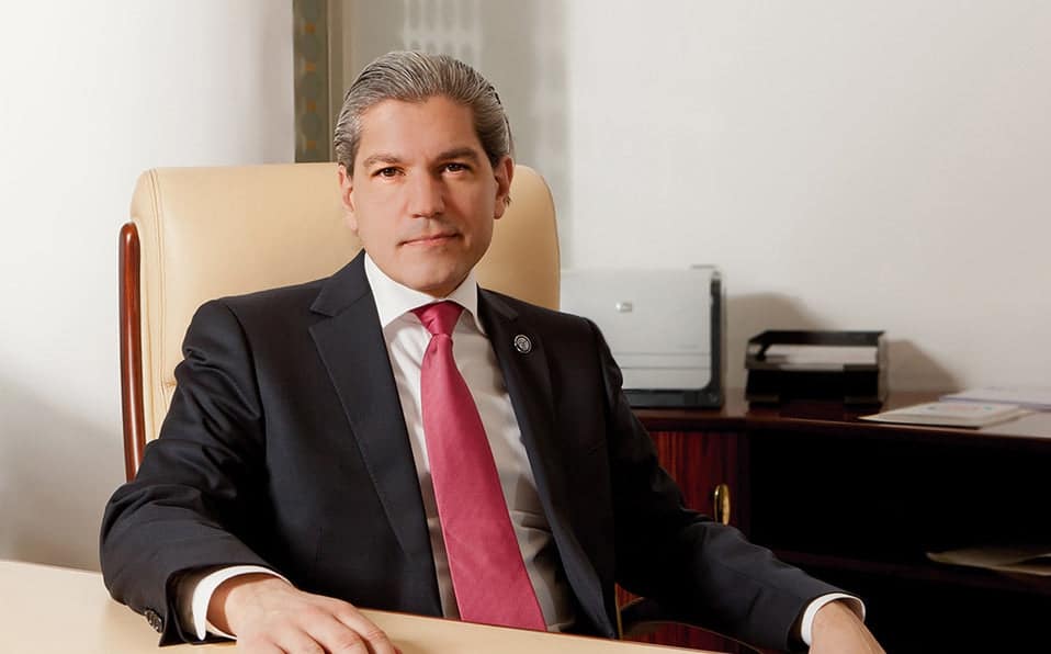 Aldo Flores Quiroga: "Habrá fusiones en el sector del petróleo por la caída del precio del barril"