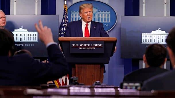 TRUMP SUSPENDE "TEMPORALMENTE" LA IMIGRACIÓN A EE.UU. POR EL CORONAVIRUS