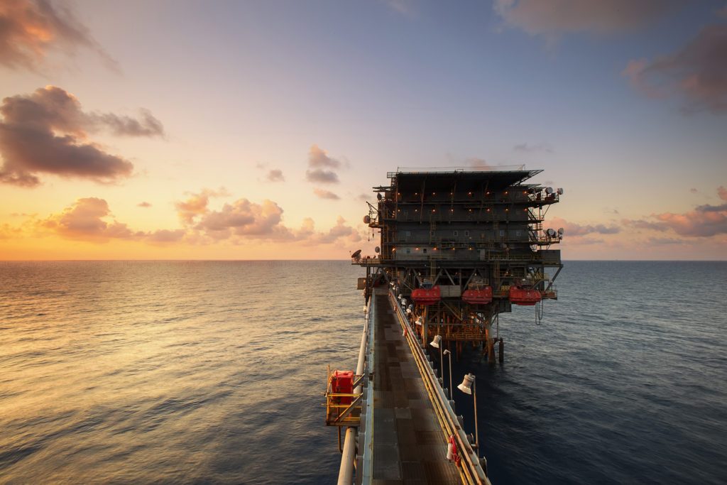 En firme, 49,000 millones de dólares en inversión petrolera: CNH